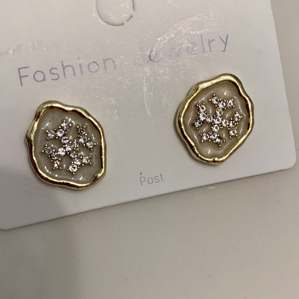 Gold and Silver Fashion Jewelry Earrings